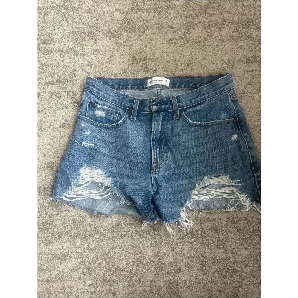 Abercrombie & Fitch Mid-rise Boyfriend Shorts 26/2